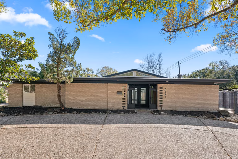 Photo of 5747 Jackwood Street, Houston, TX 77096