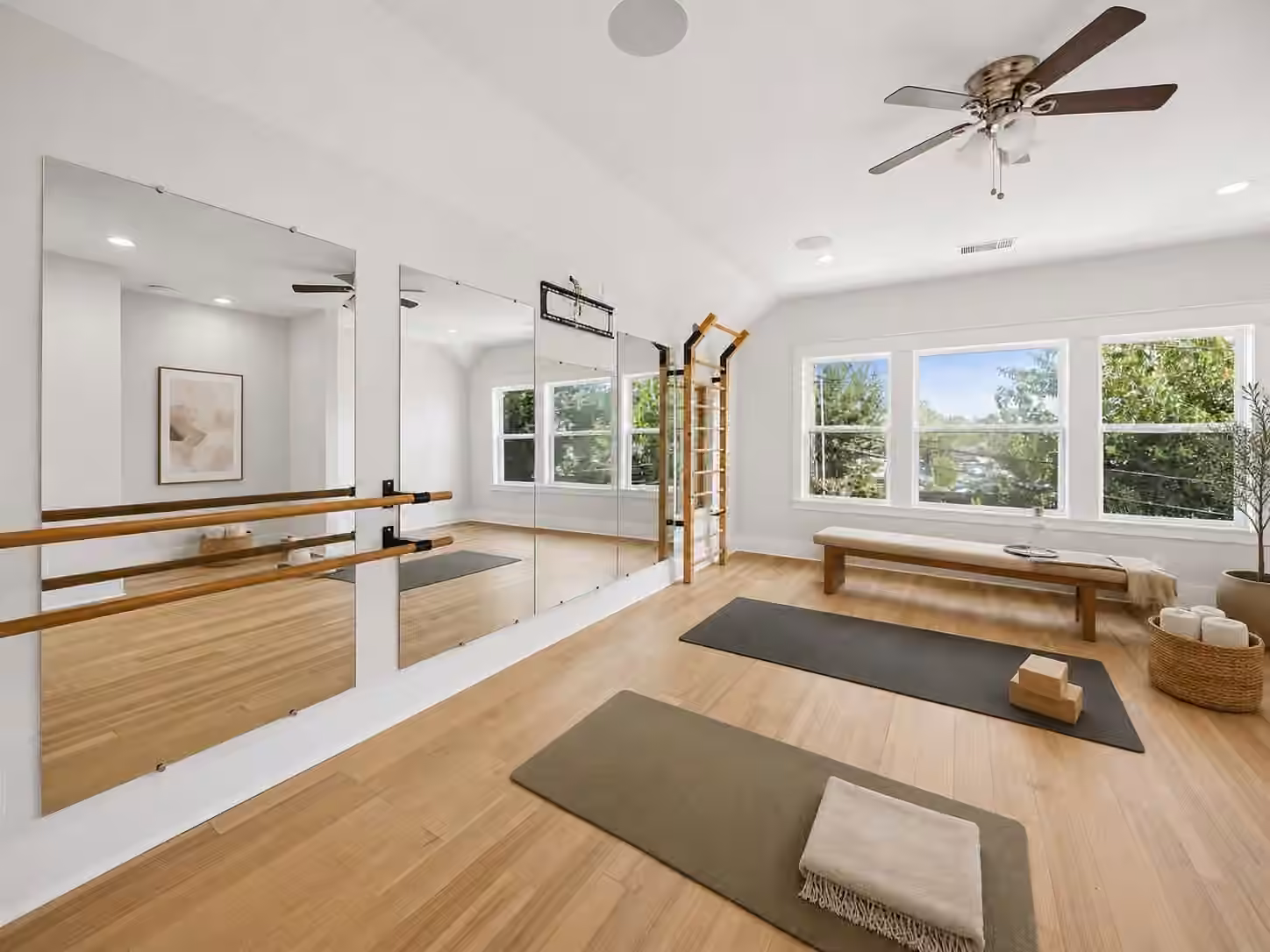 Photo 6 of 8558 Ridgepoint Drive, Houston, TX