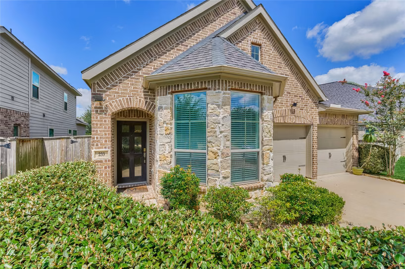 Photo 3 of 233 N Carson Cub Court, Montgomery, TX