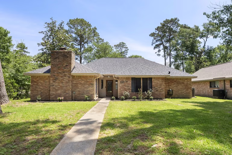 Photo 2 of 748 Talmalge Hall Drive, Conroe, TX