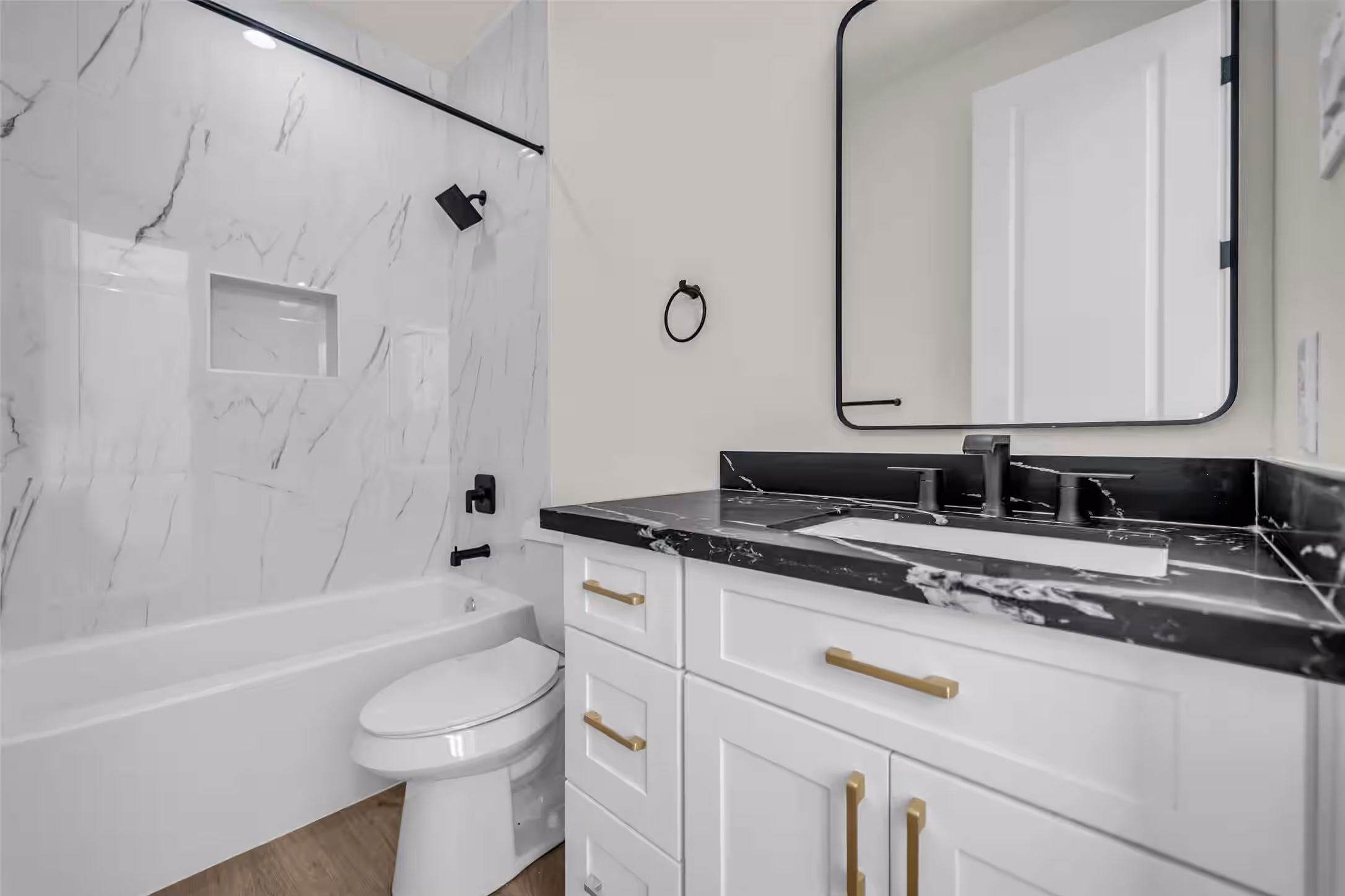 Photo 7 of 724 E 33rd Street, Houston, TX