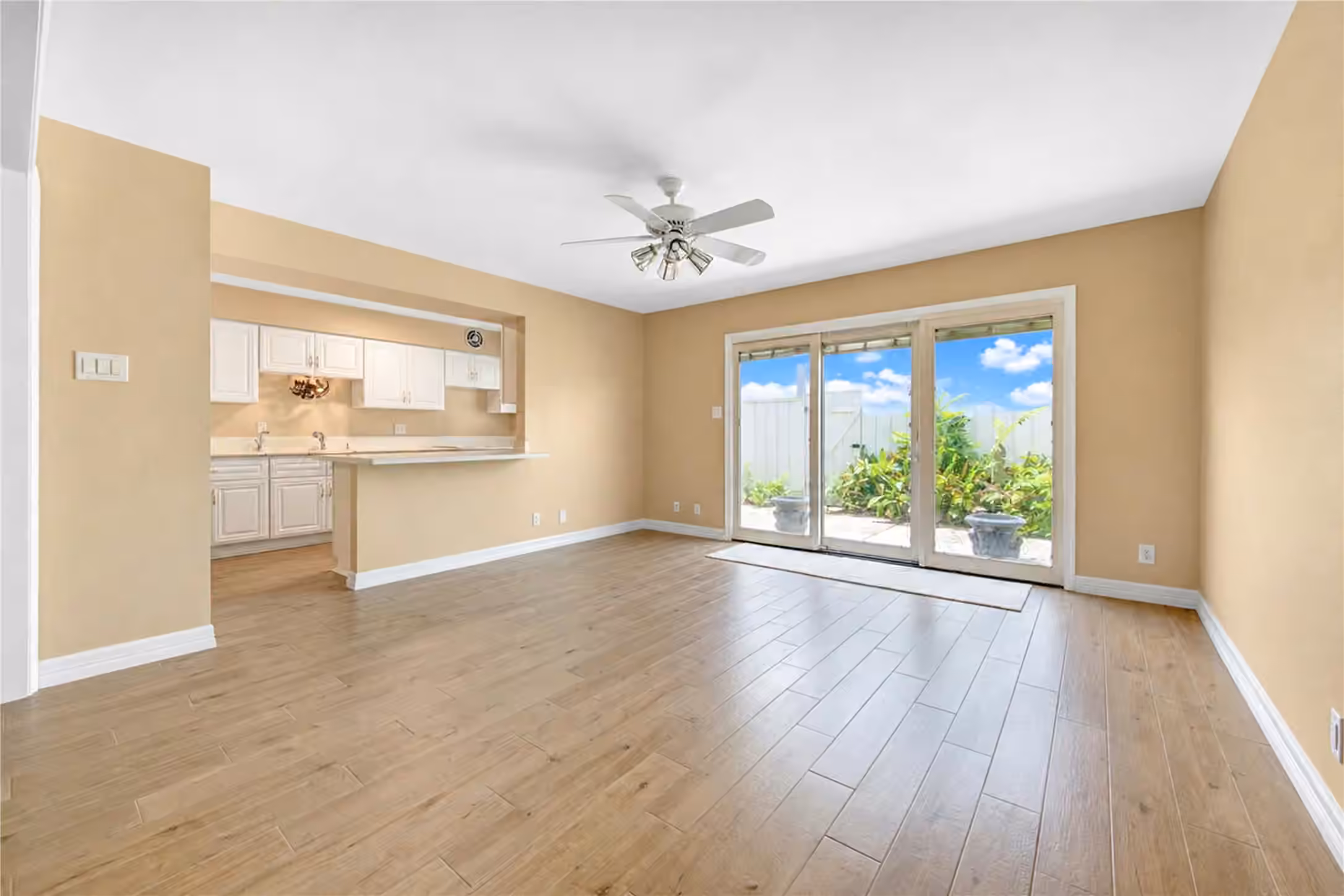 Photo 6 of 12710 Huntingwick Drive, Houston, TX