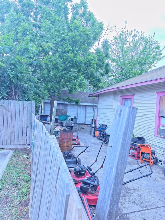 Photo 7 of 1006 Panama Street, Houston, TX