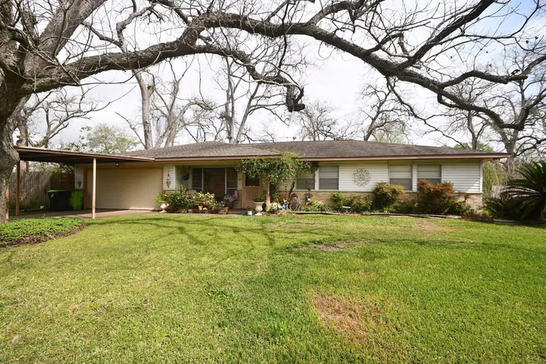 Photo of 607 Riveredge Drive, Richmond, TX 77406