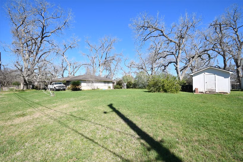 Photo 7 of 607 Riveredge Drive, Richmond, TX