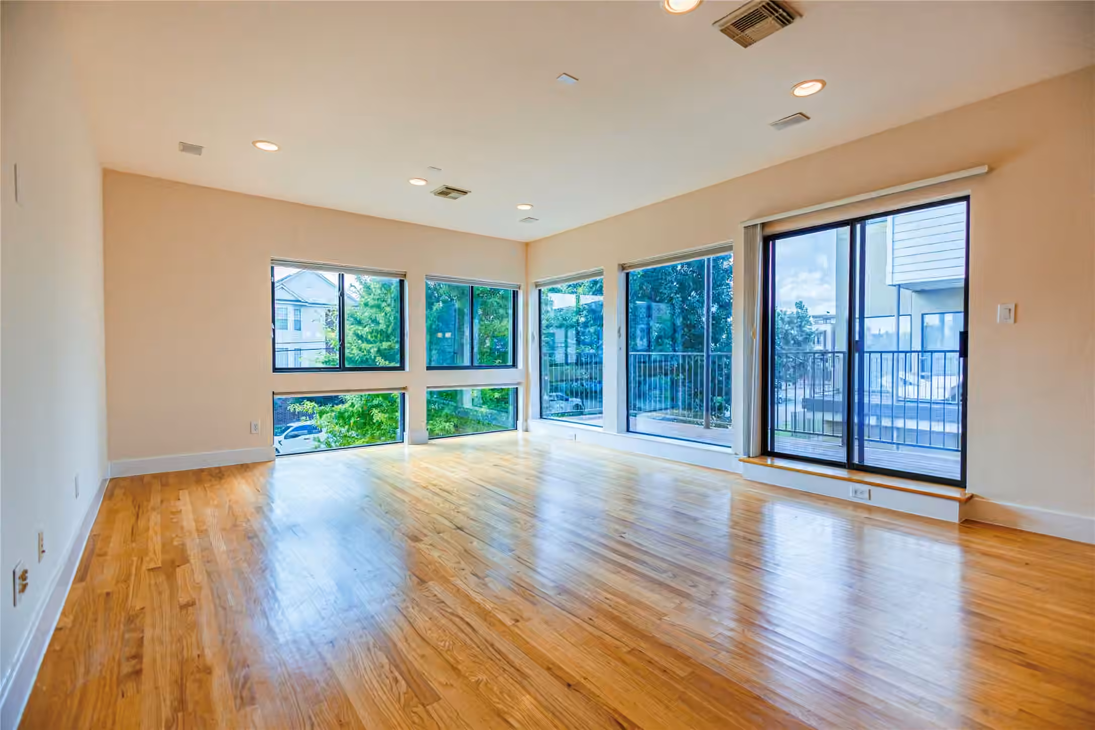 Photo of 2320 JACKSON Street, Houston, TX