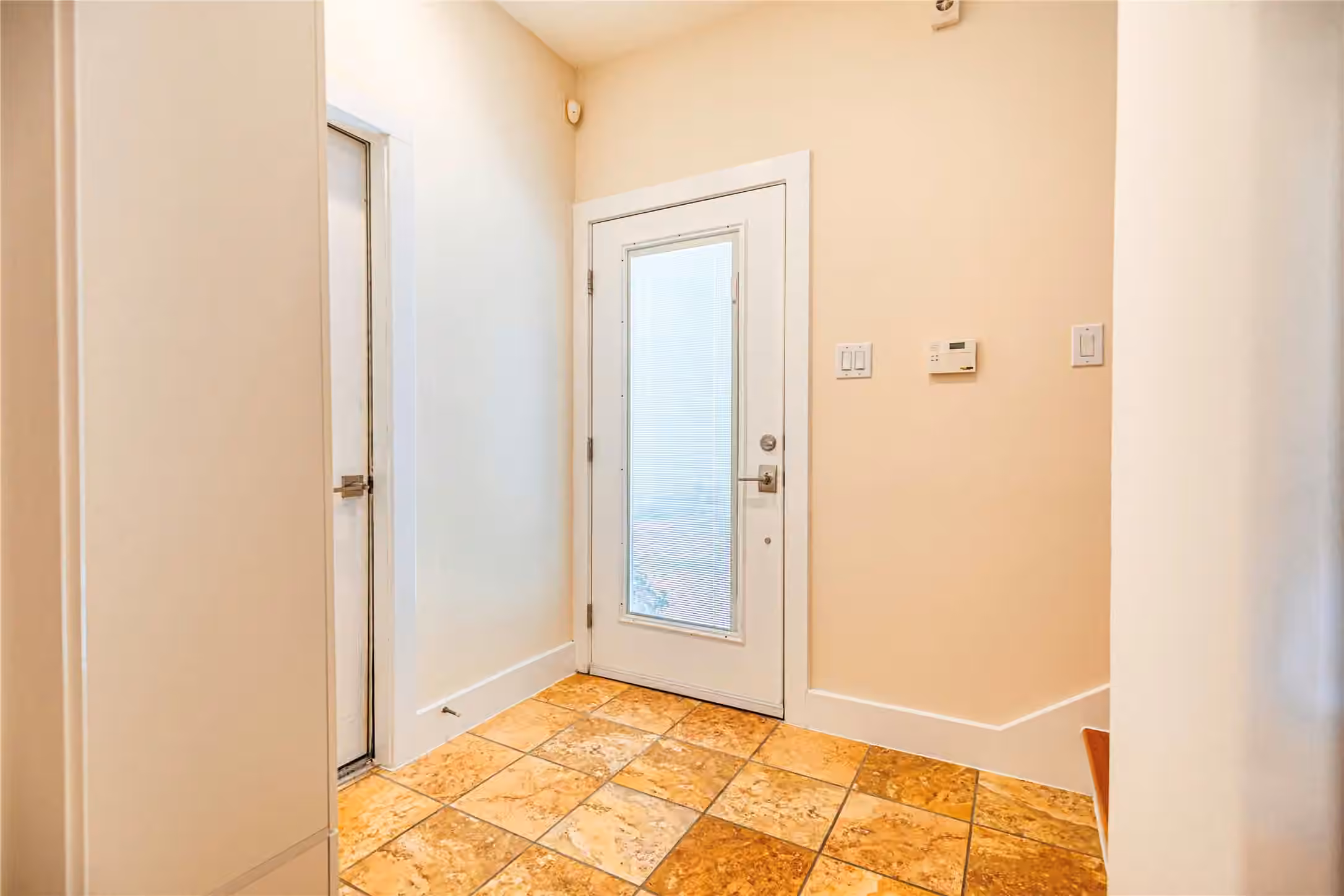 Photo 6 of 2320 JACKSON Street, Houston, TX