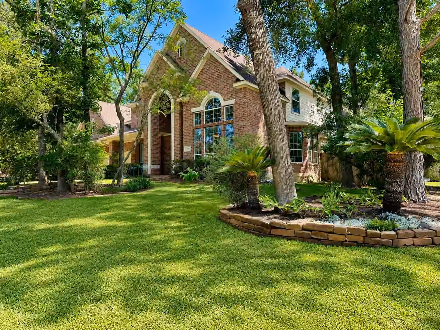 Photo of 6 Meadow Rose Place, The Woodlands, TX 77382