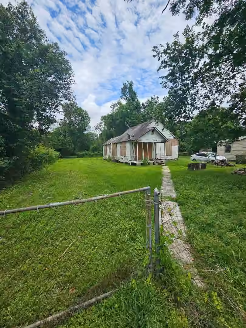 Photo 4 of 6718 Lockwood Drive, Houston, TX