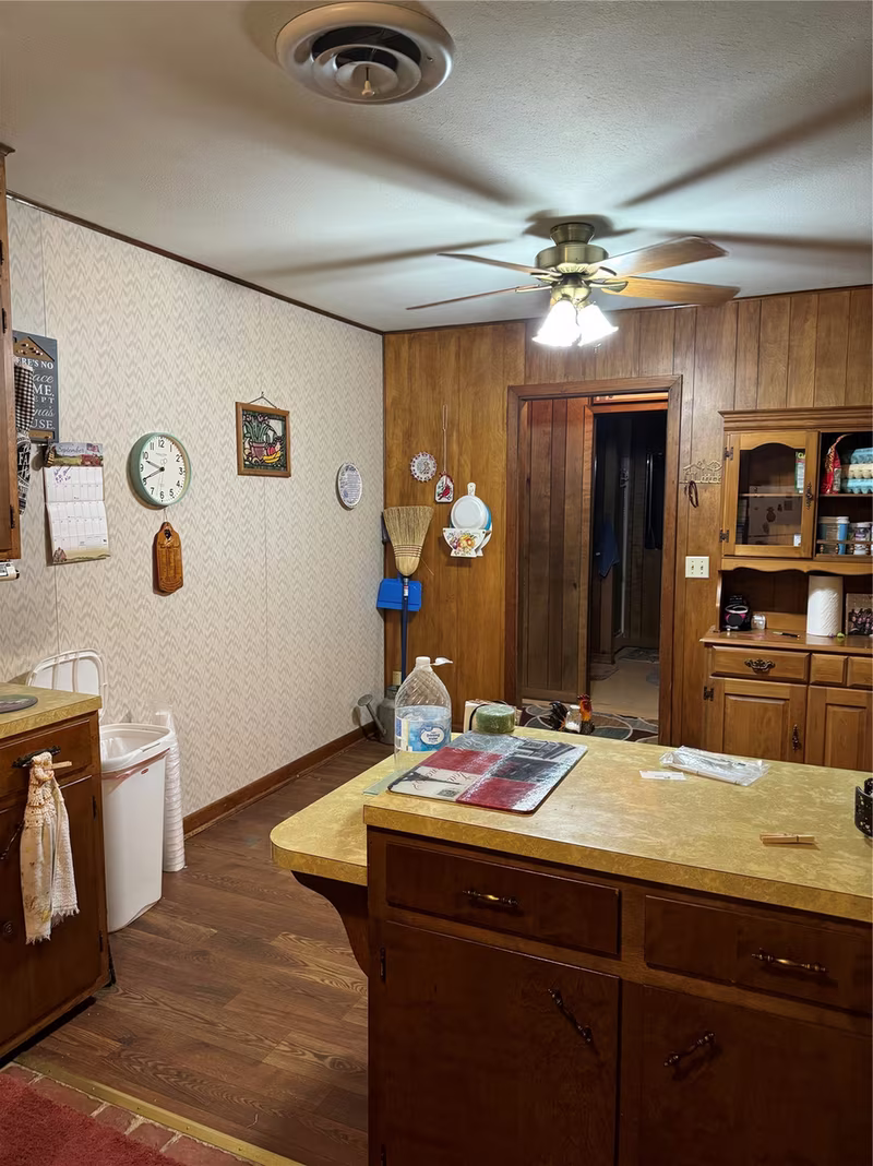 Photo 3 of 1239 Fm 1160 Road, Louise, TX