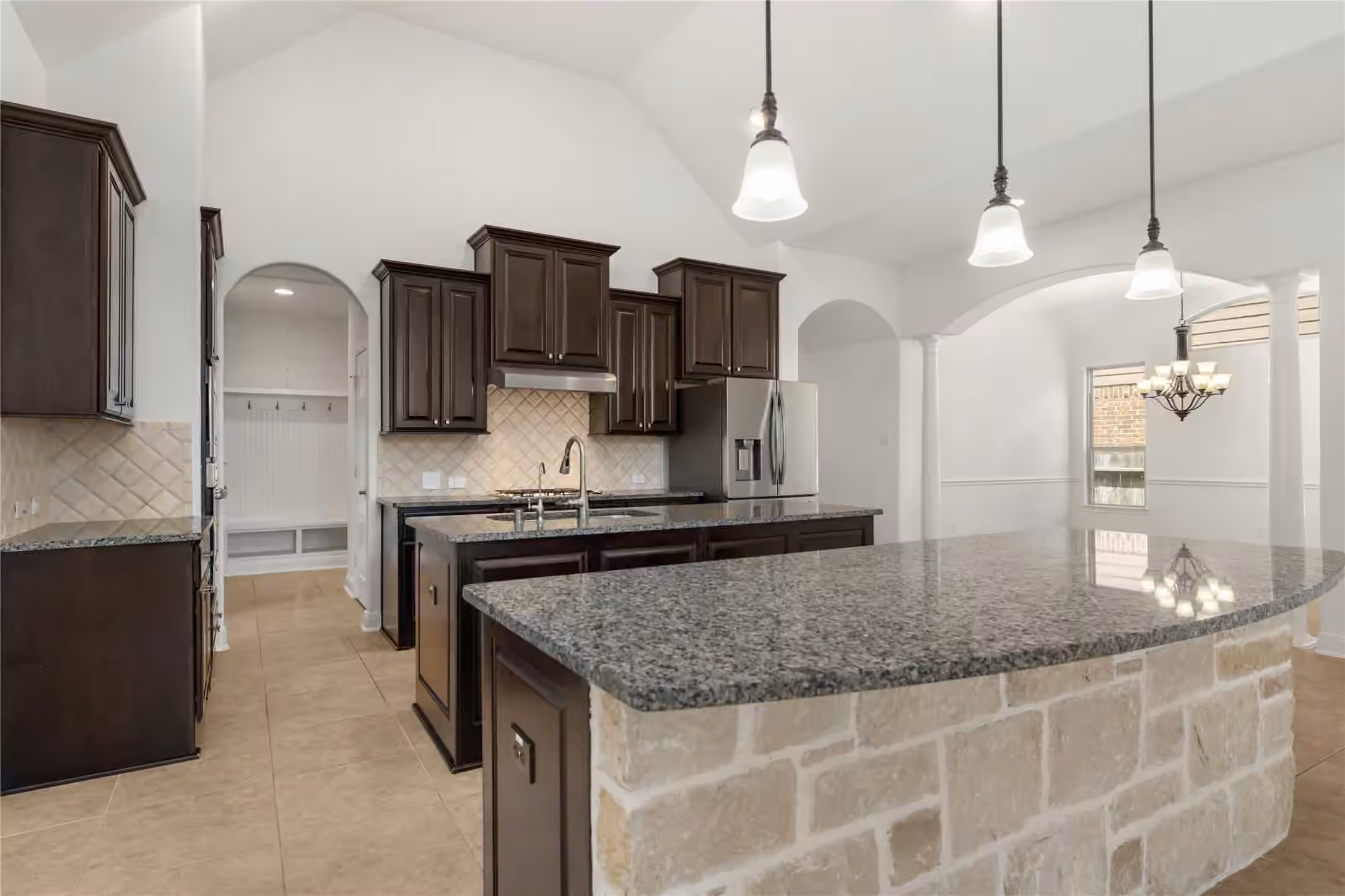 Photo 4 of 17119 Kirkton Moor Drive, Richmond, TX