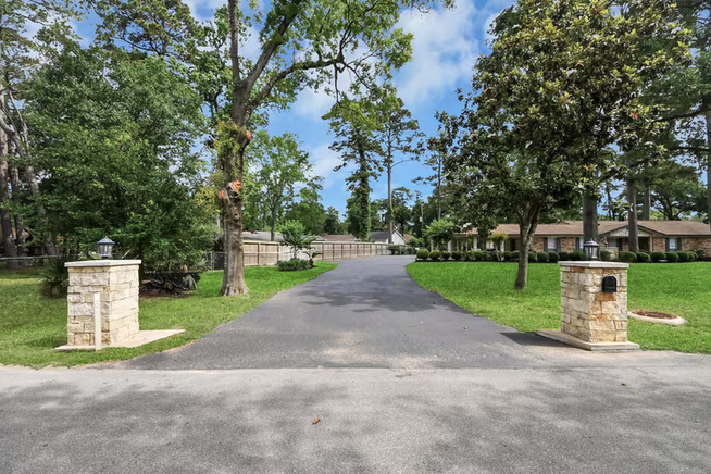 Photo 2 of 12210 Lieder Drive, Houston, TX