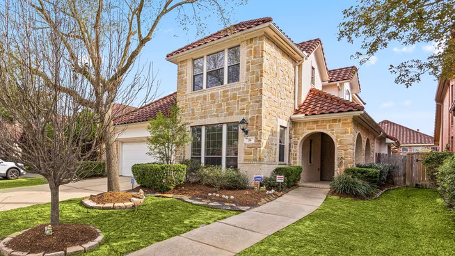 Photo 3 of 79 Cherry Hills Drive, Jersey Village, TX