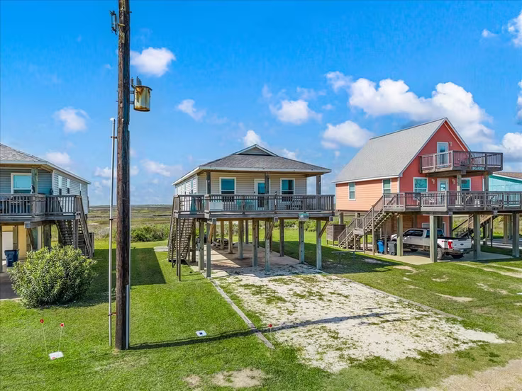 Photo 3 of 2811 Blue Water Highway, Surfside Beach, TX