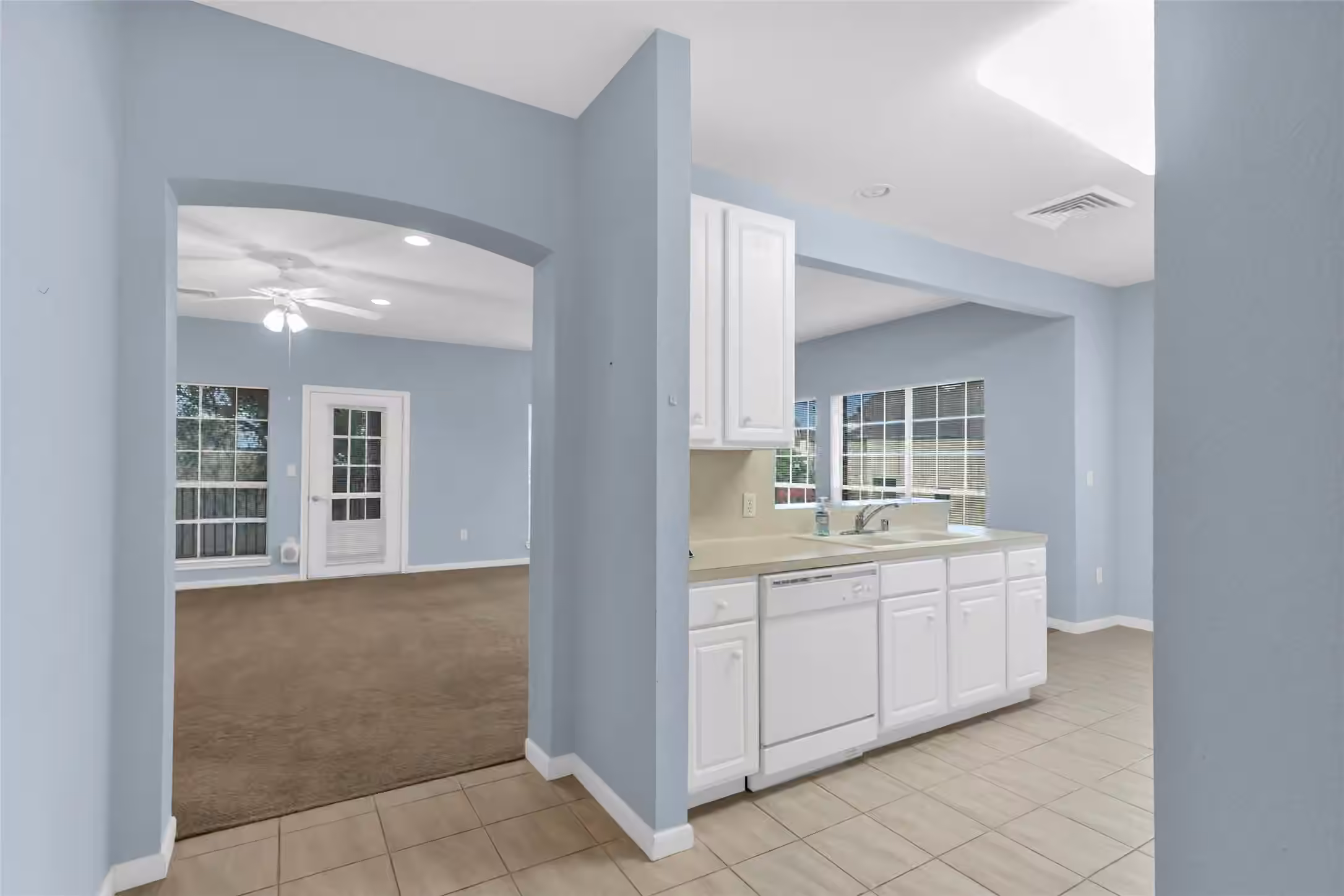 Photo 4 of 2815 Kings Crossing Drive 219, Houston, TX