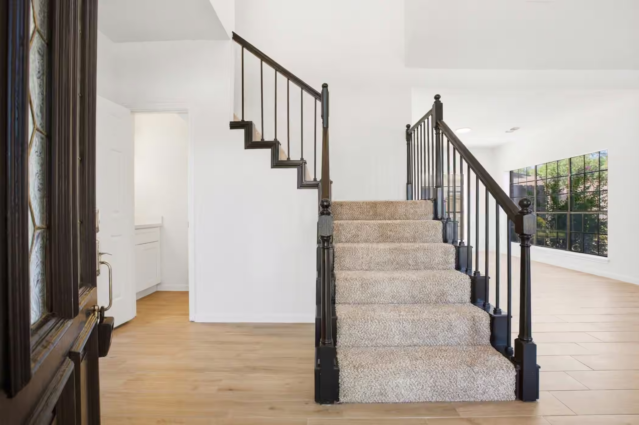 Photo 4 of 18319 Oakhampton Drive, Houston, TX