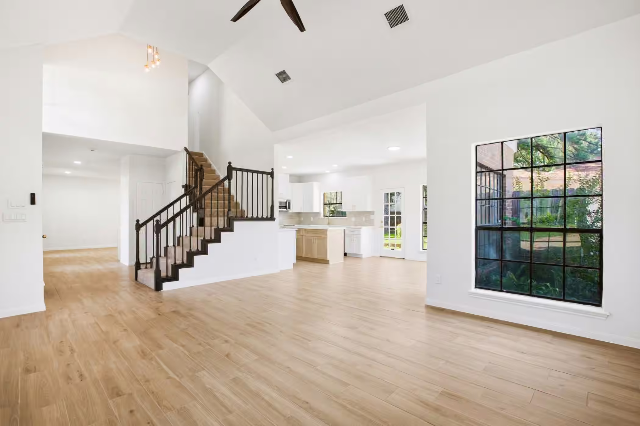 Photo 7 of 18319 Oakhampton Drive, Houston, TX