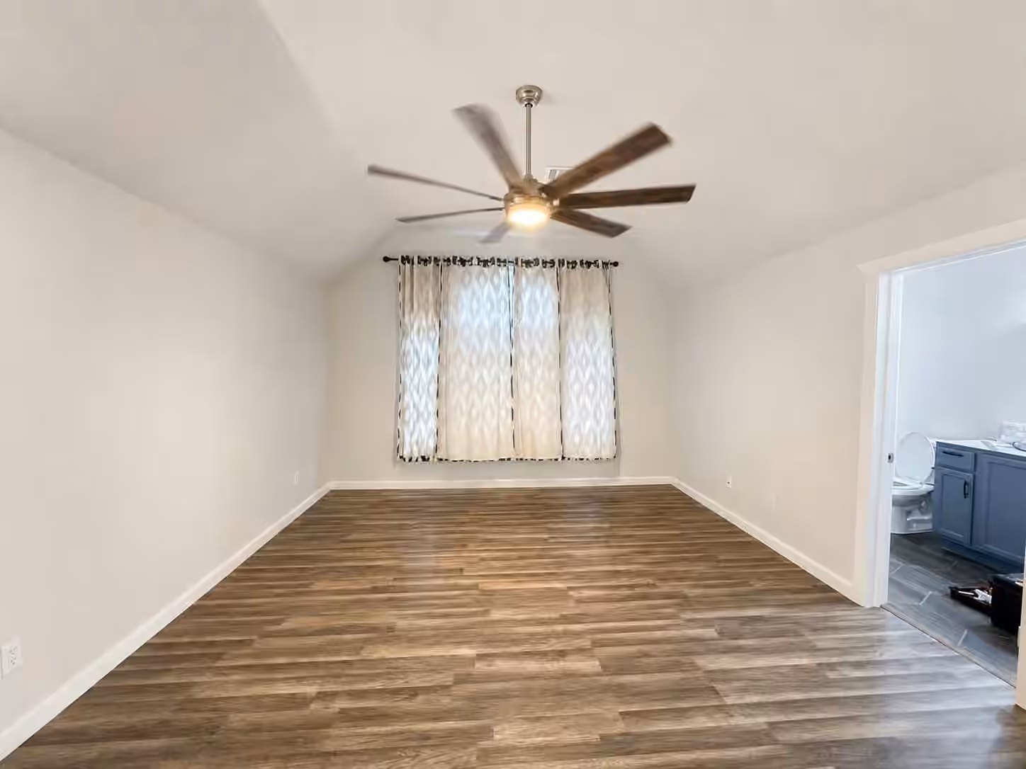 Photo 3 of 7612 Goudin Drive, Missouri City, TX