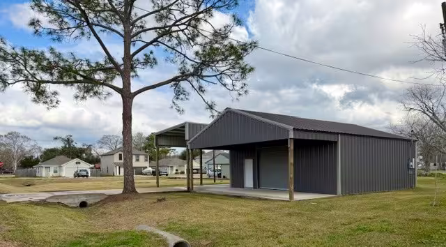 Photo 3 of 5903 4th Street, Danbury, TX