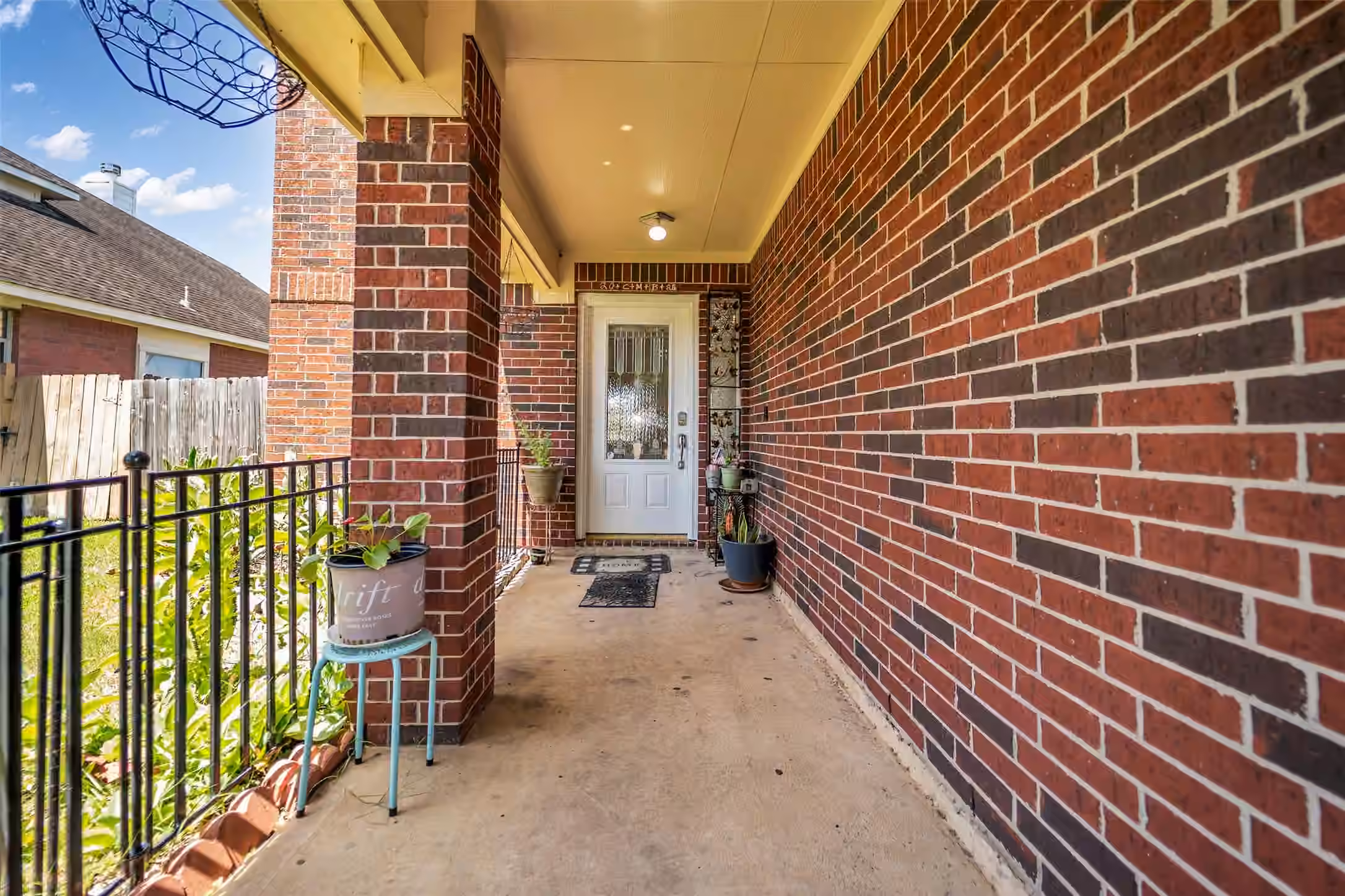 Photo 4 of 5531 Dapplewood Lane, Katy, TX