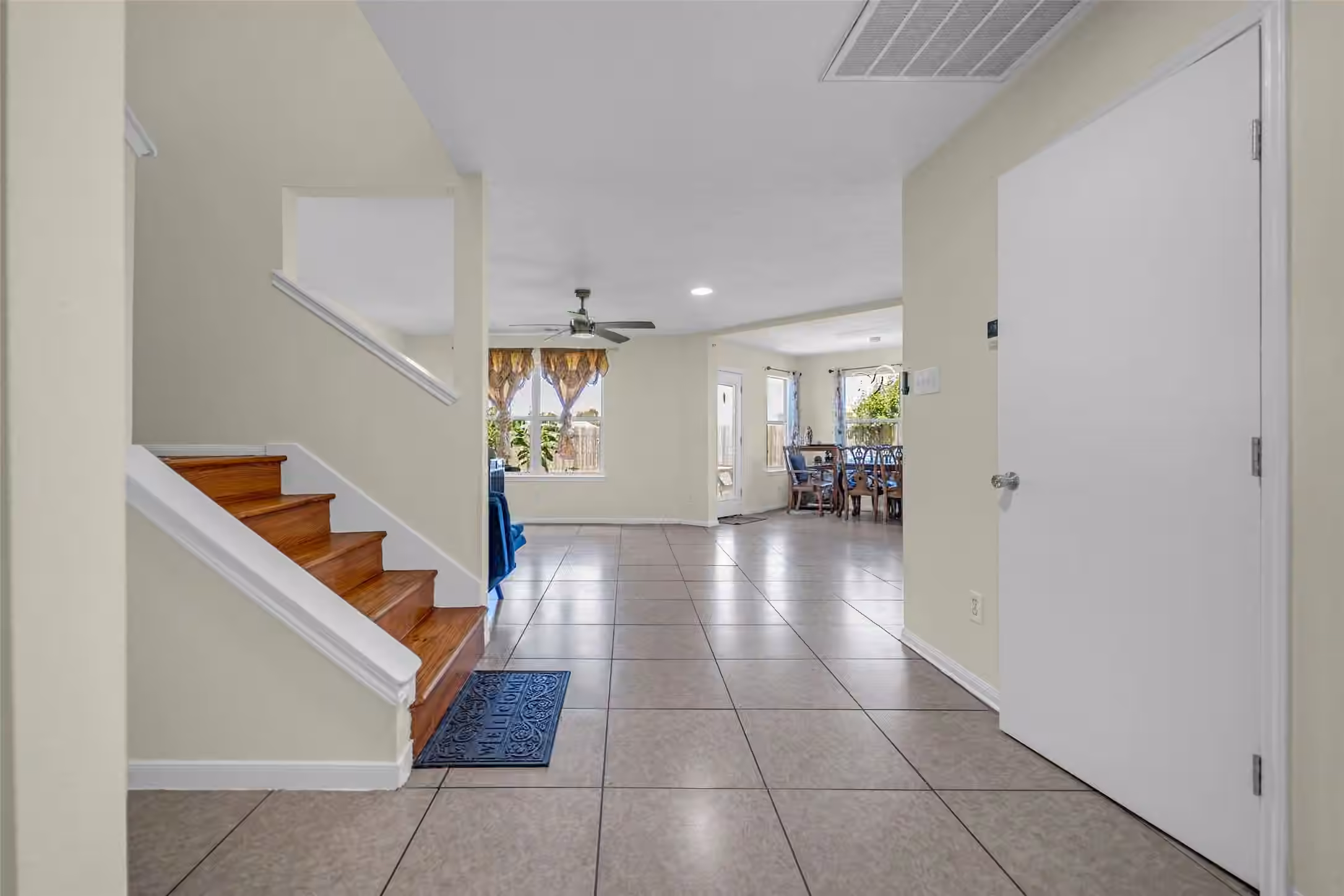 Photo 5 of 5531 Dapplewood Lane, Katy, TX