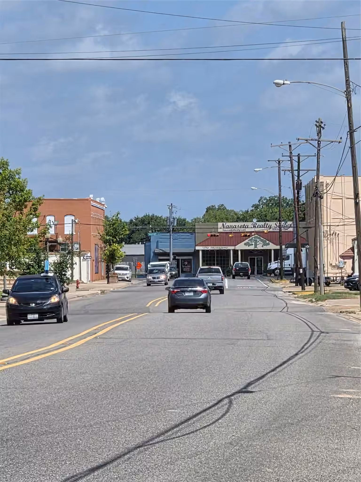 Photo 3 of 421 S La Salle, Navasota, TX