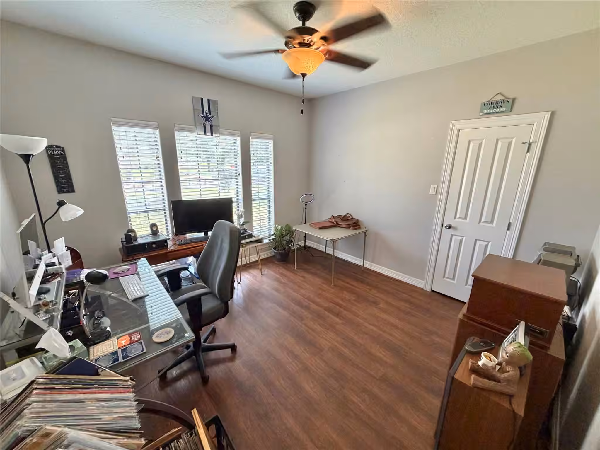 Photo 4 of 1113 Enchanted Oaks Drive, Angleton, TX