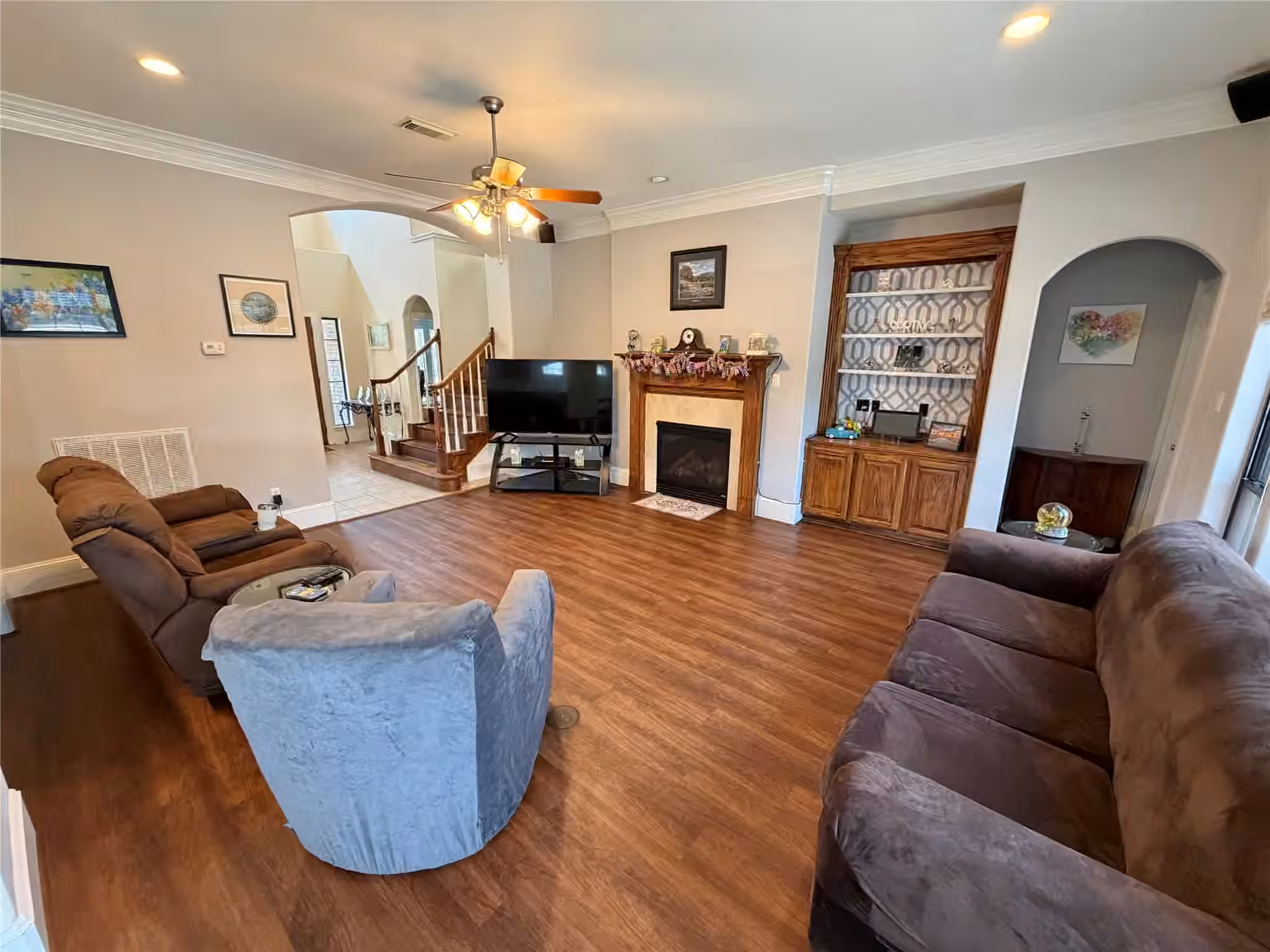 Photo 7 of 1113 Enchanted Oaks Drive, Angleton, TX