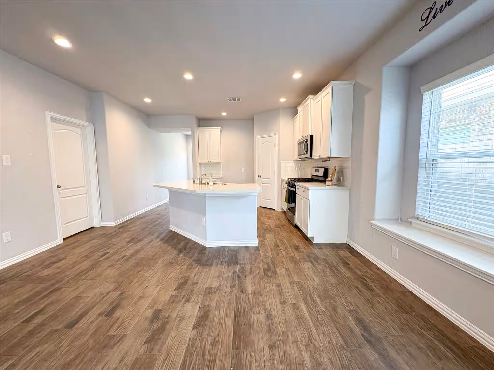 Photo 5 of 140 Kelly Street, Angleton, TX