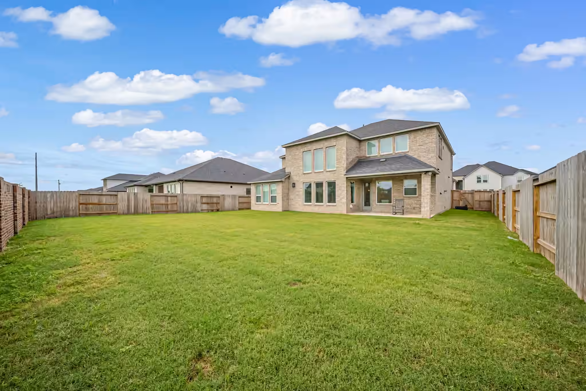 Photo 3 of 2116 Lila Sky Lane, Friendswood, TX