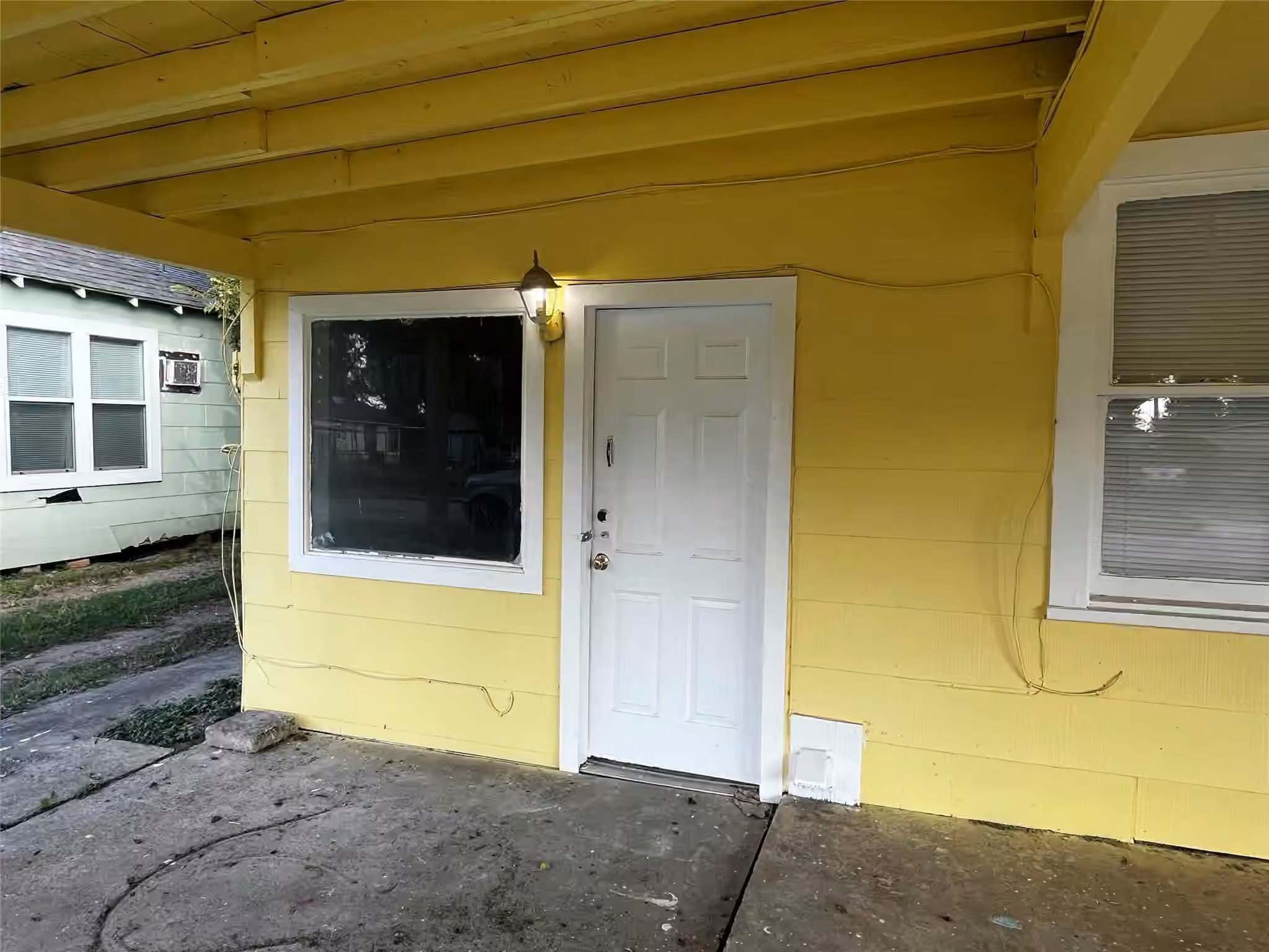 Photo 5 of 1018 N 2nd Street, Baytown, TX