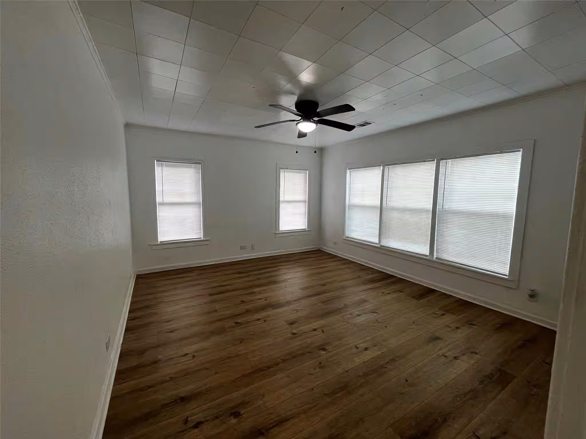 Photo 7 of 1018 N 2nd Street, Baytown, TX