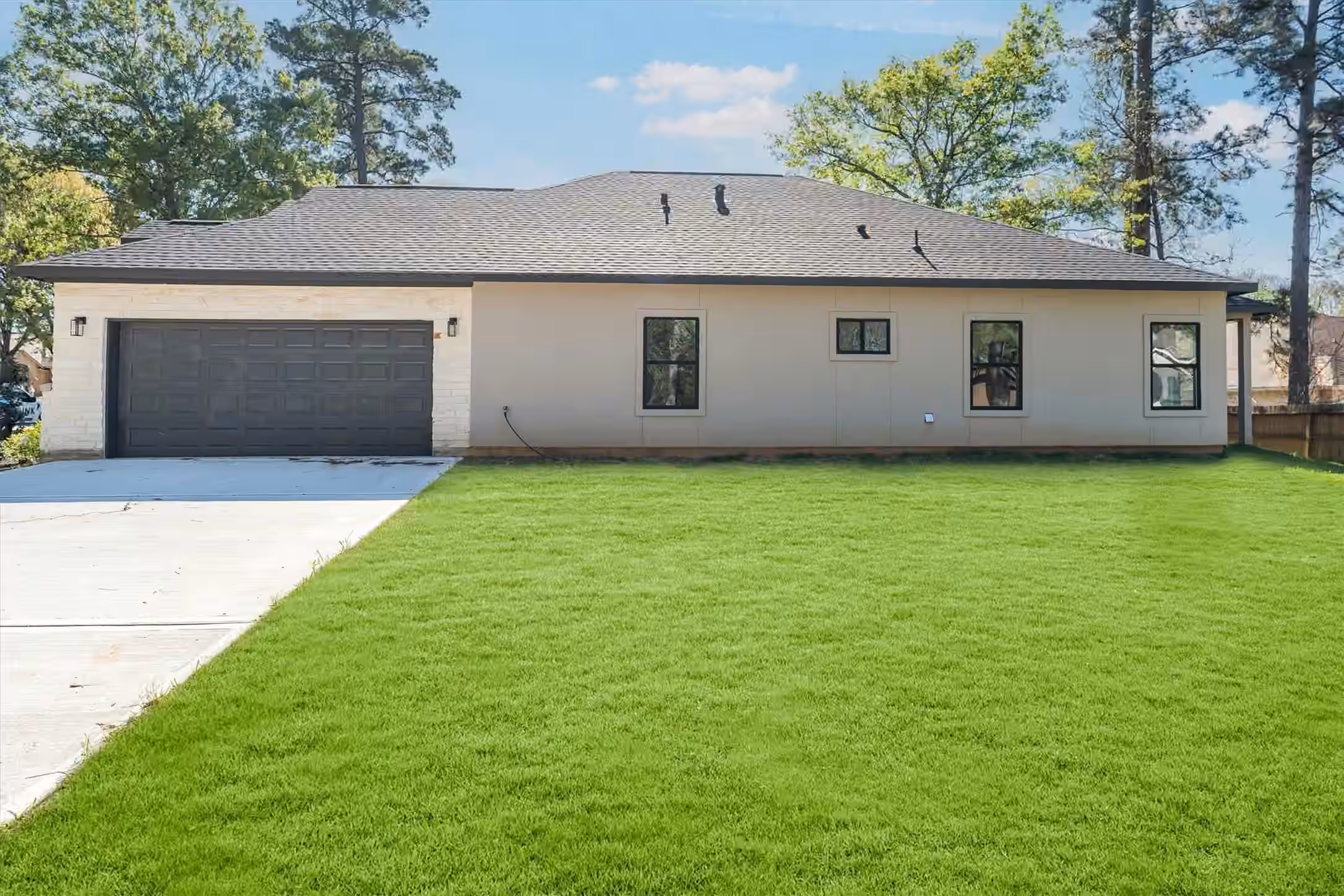 Photo 4 of 11843 Briarwood Lane, Montgomery, TX