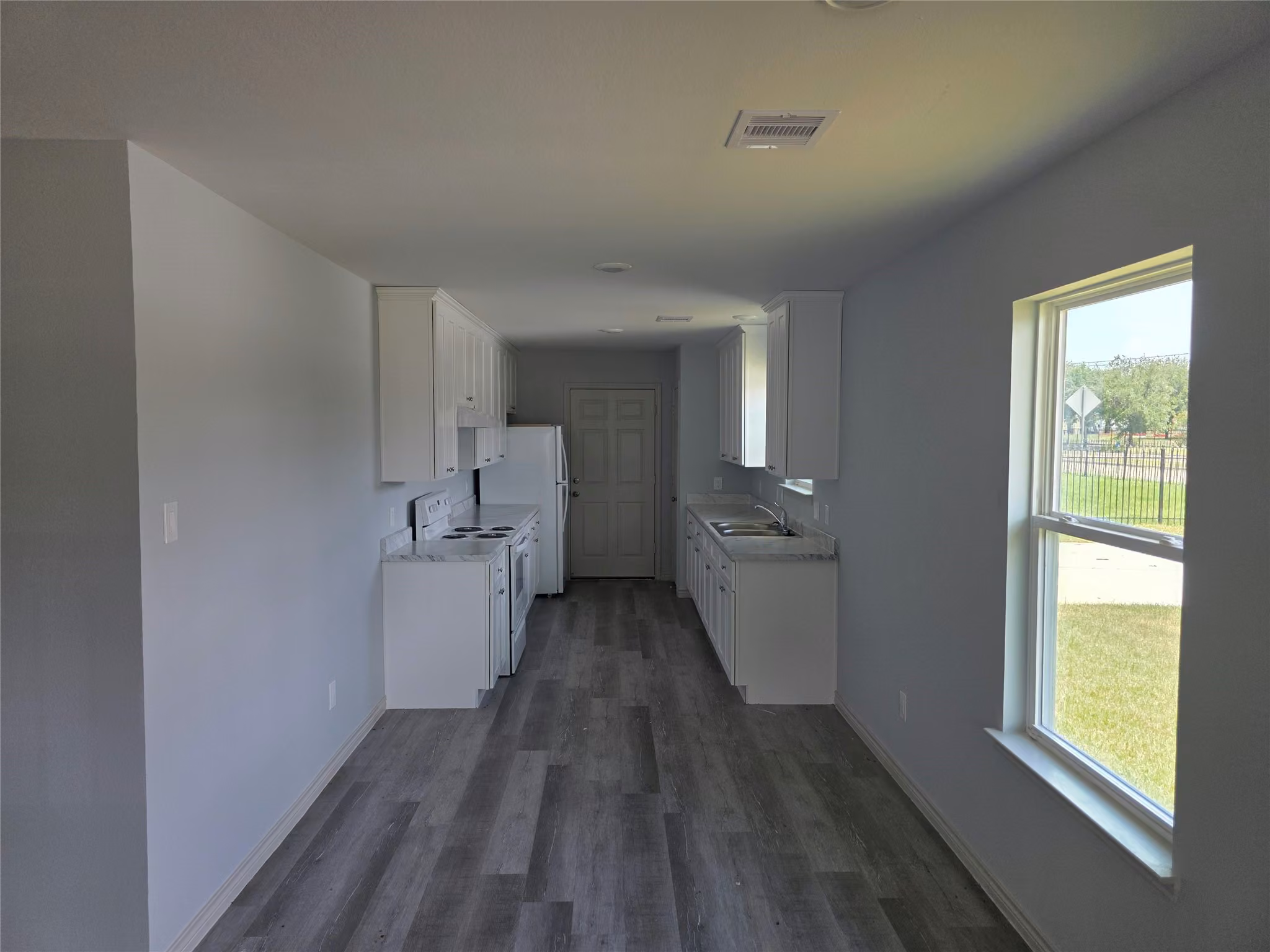 Photo 2 of 5051 Ventura Lane, Houston, TX