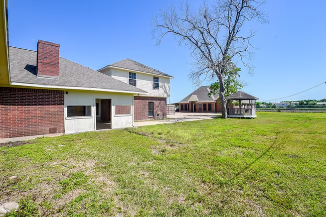 Photo 2 of 1411 Guadalupe Street, Stafford, TX