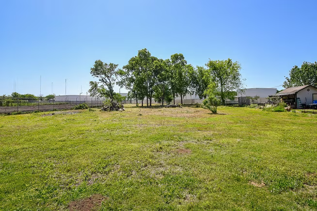 Photo 3 of 1411 Guadalupe Street, Stafford, TX
