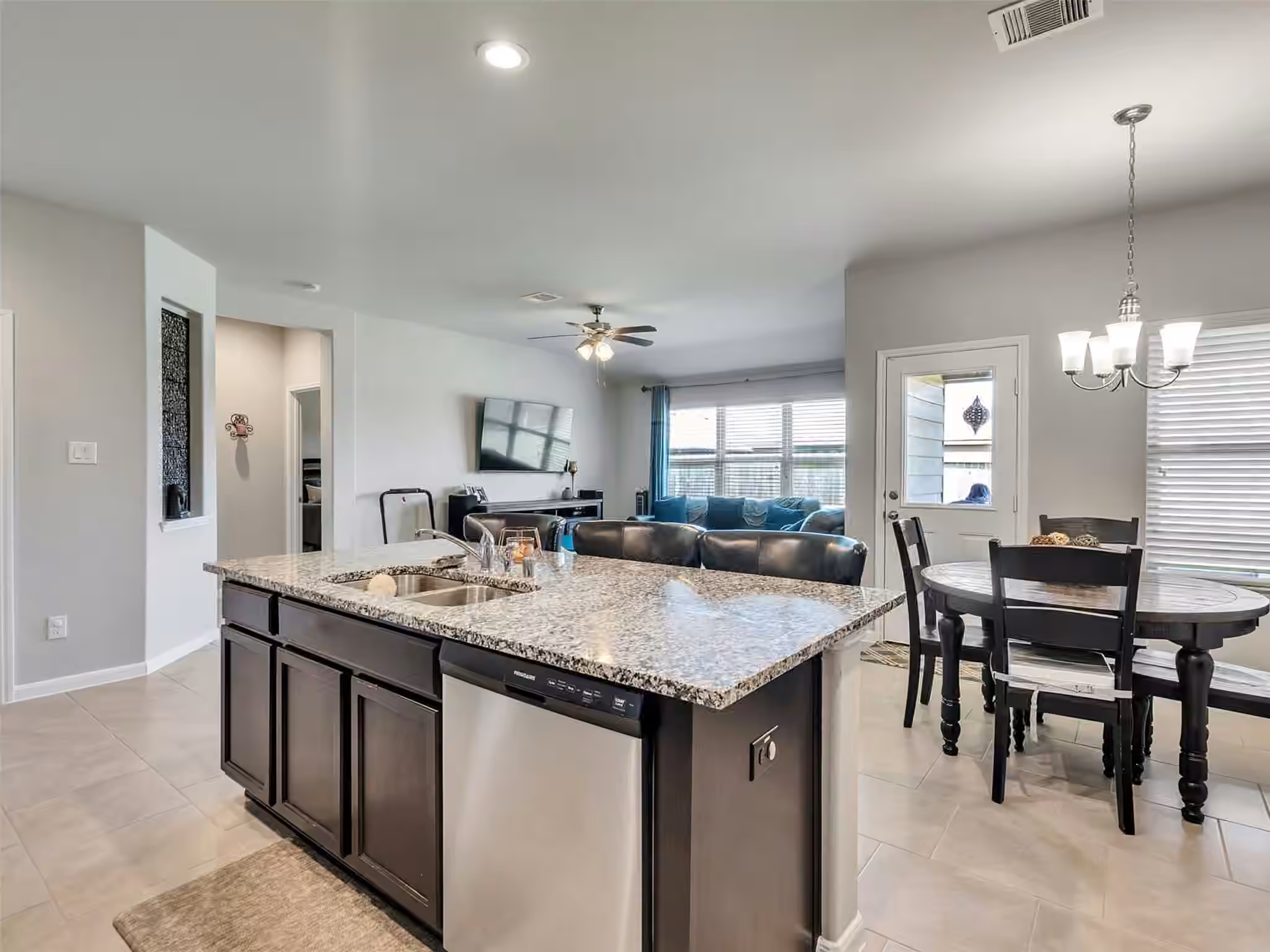 Photo 7 of 3002 Lightles Manor Court, Katy, TX