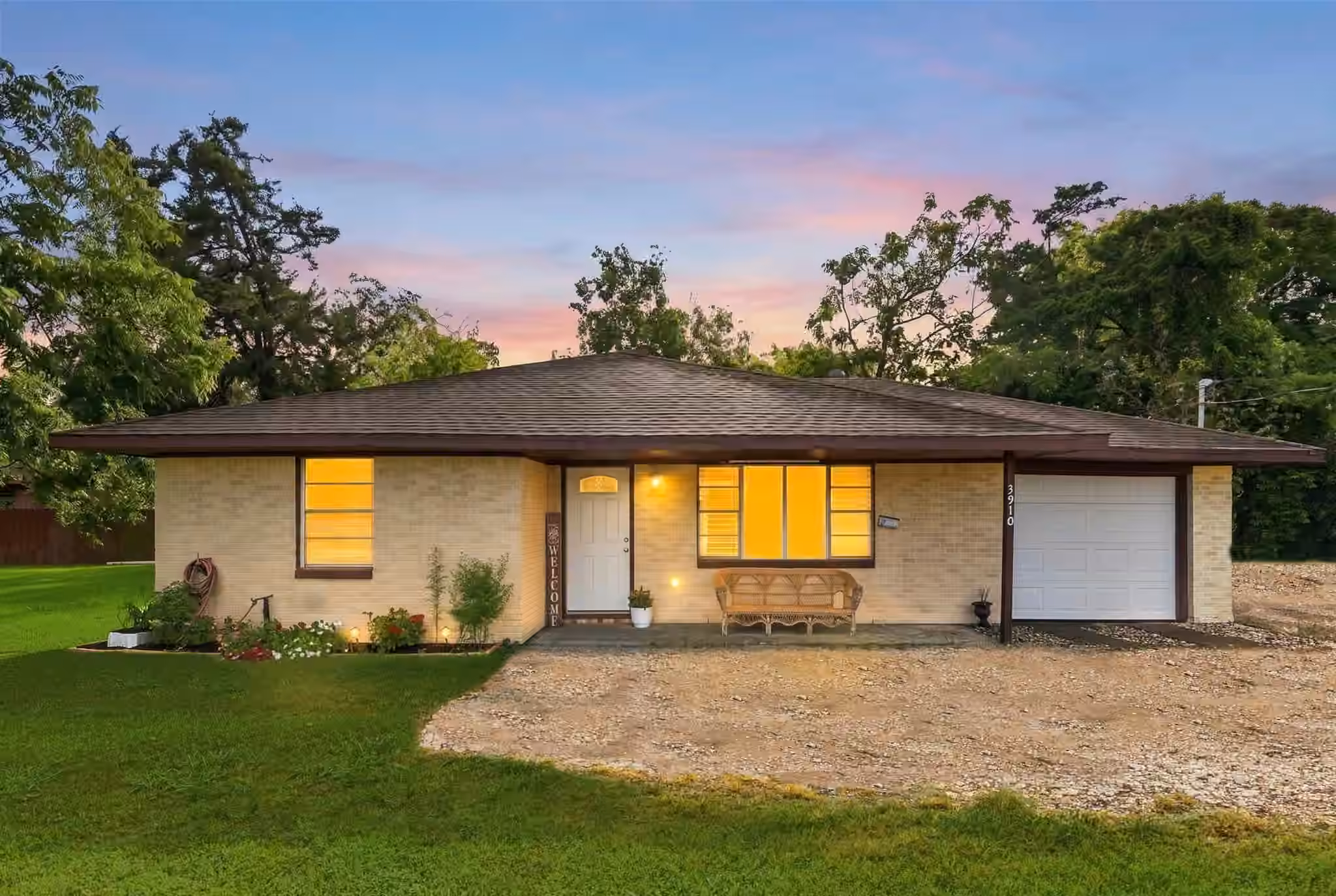 Photo of 3910 Dickinson Avenue, Dickinson, TX 77539