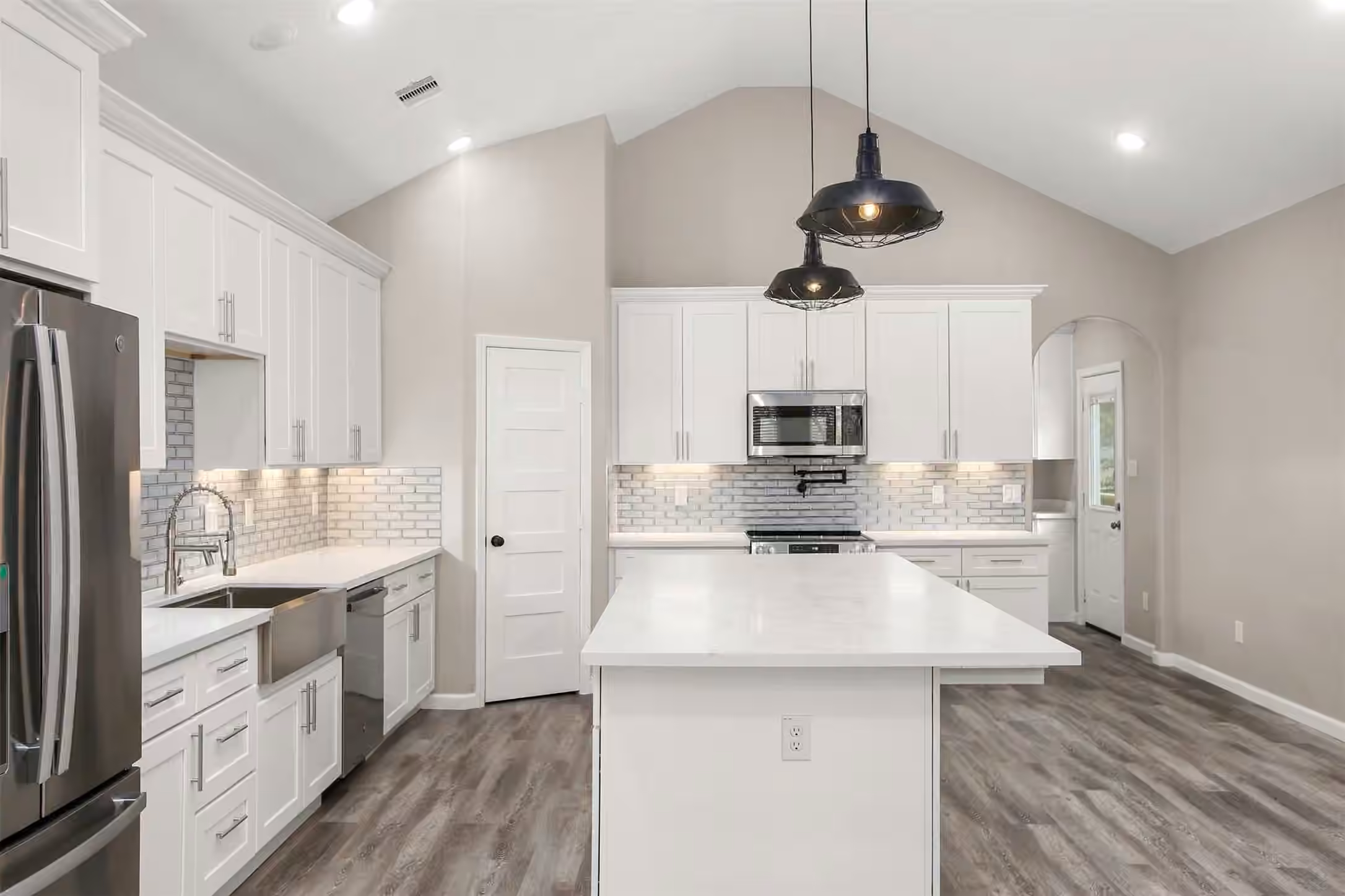 Photo 5 of 3617 Pecan Drive, Bacliff, TX