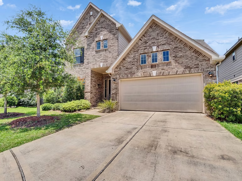 Photo 3 of 26922 Skylark Bluff Trail, Katy, TX