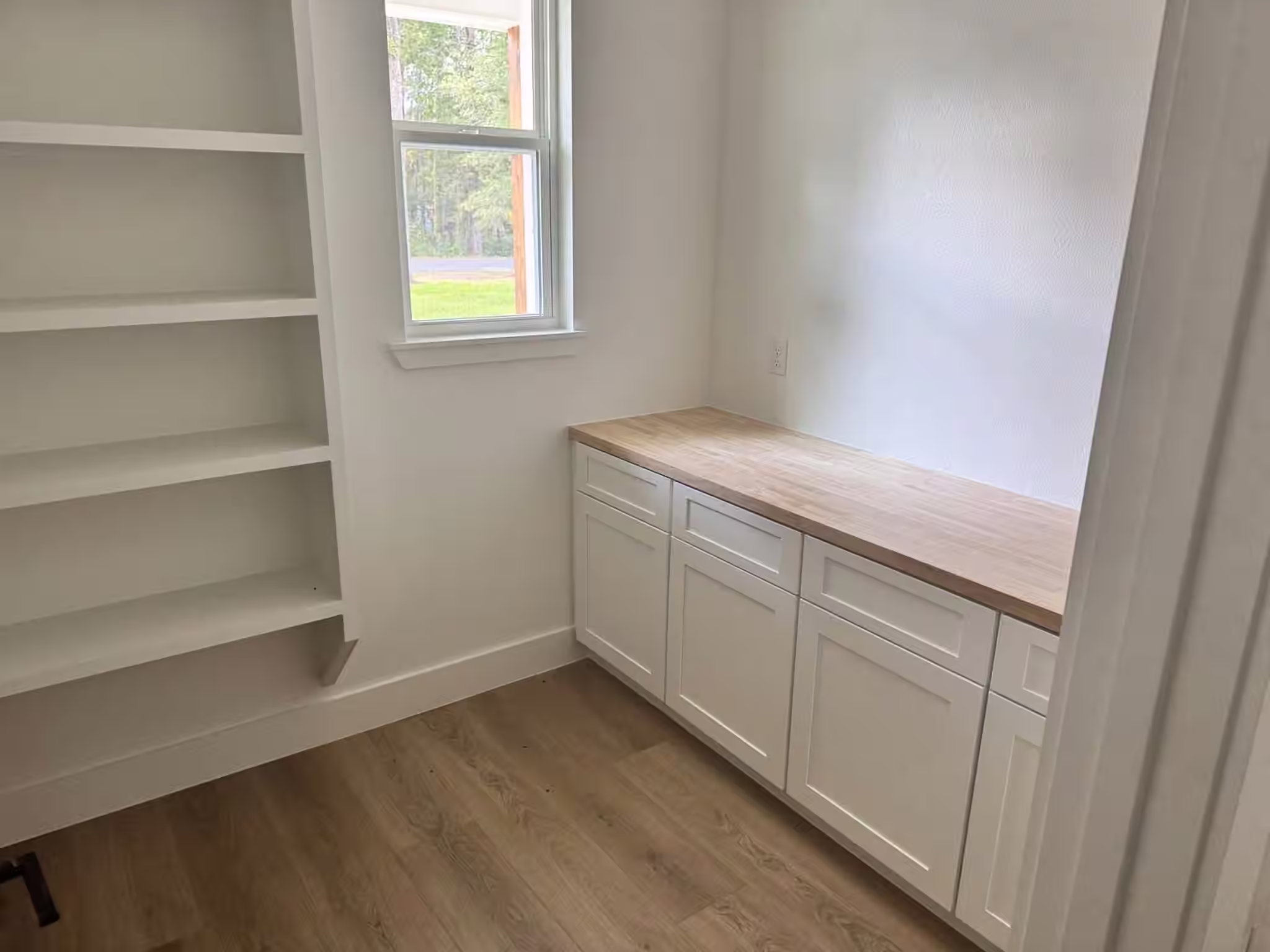 Photo 5 of 17039 E Hollyhill Dr, Plantersville, TX