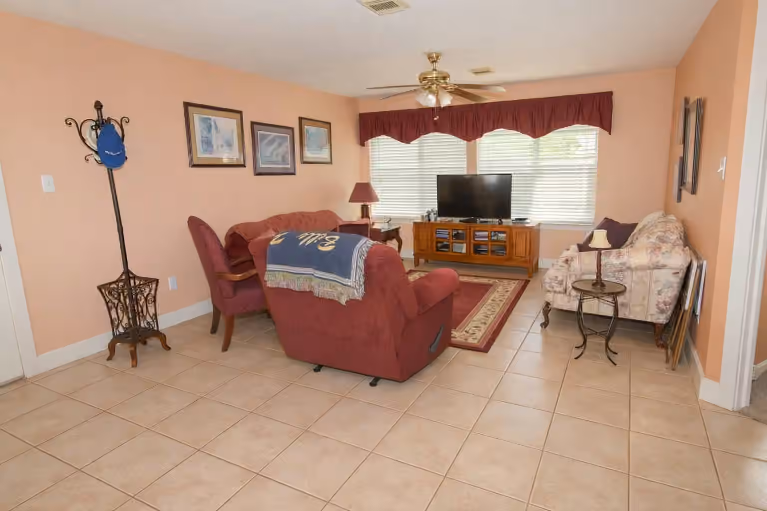 Photo 4 of 9902 Farrell Drive, Houston, TX