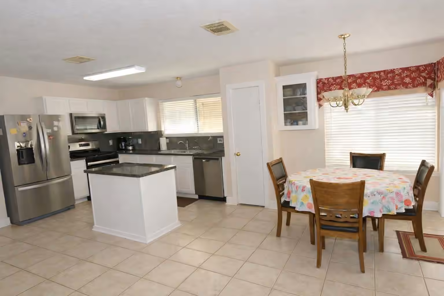Photo 5 of 9902 Farrell Drive, Houston, TX