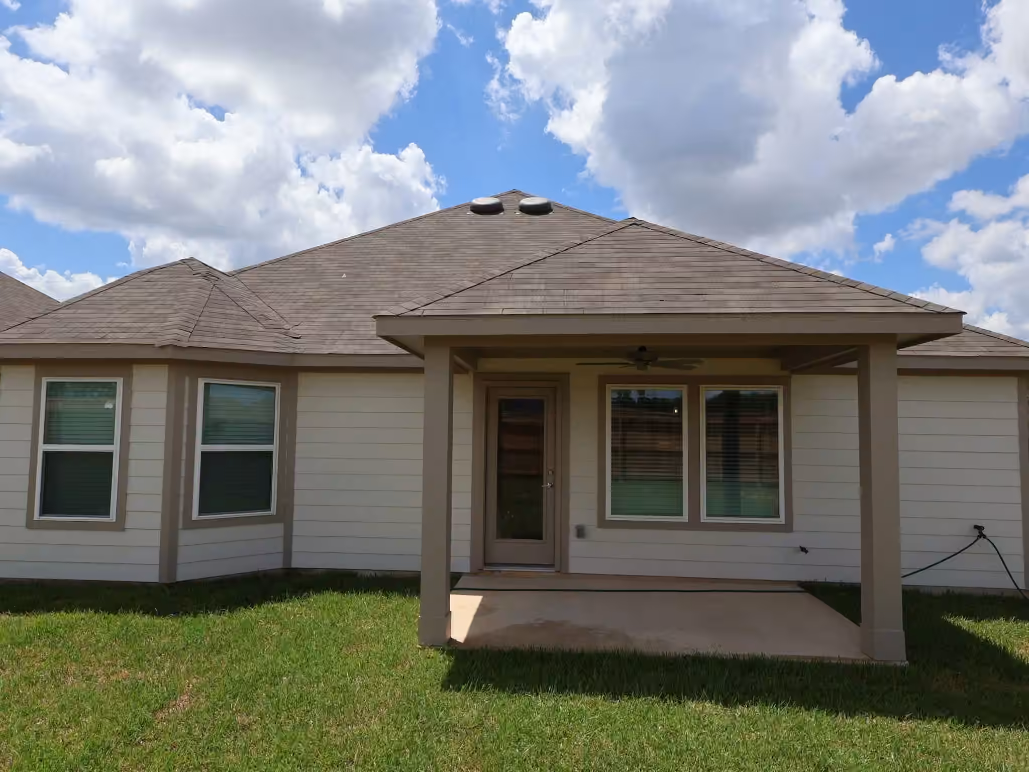 Photo 6 of 544 Bluebell Maiden Court, Magnolia, TX