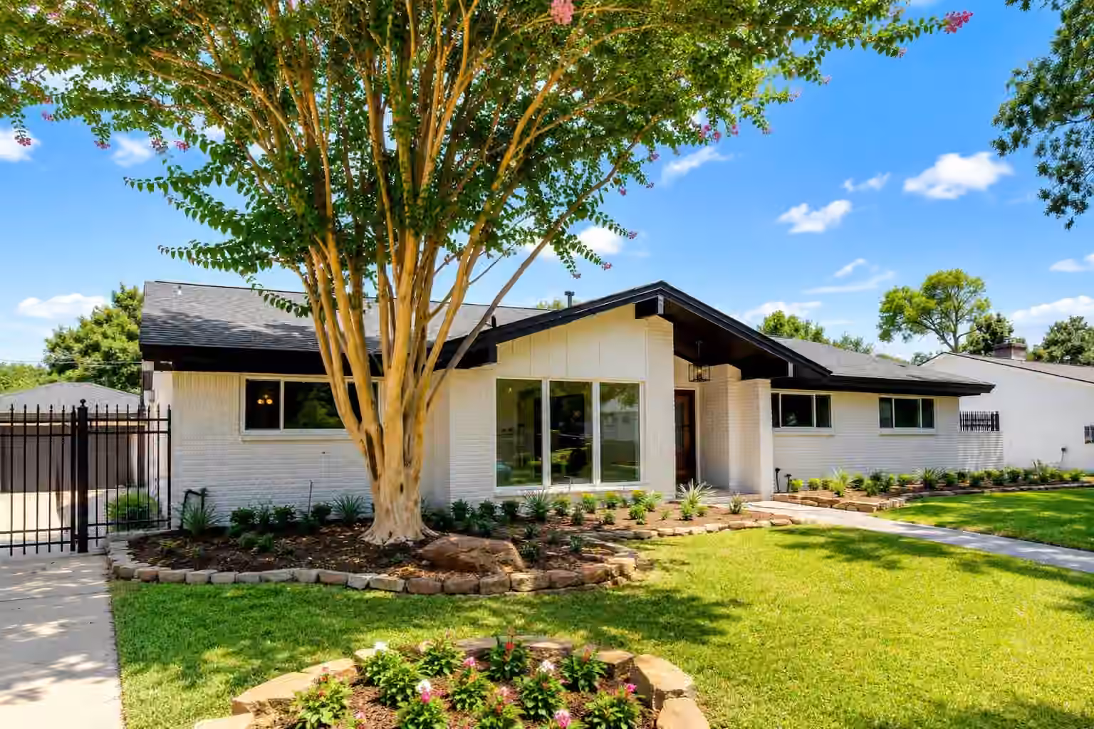 Photo 2 of 5646 Indigo Street, Houston, TX