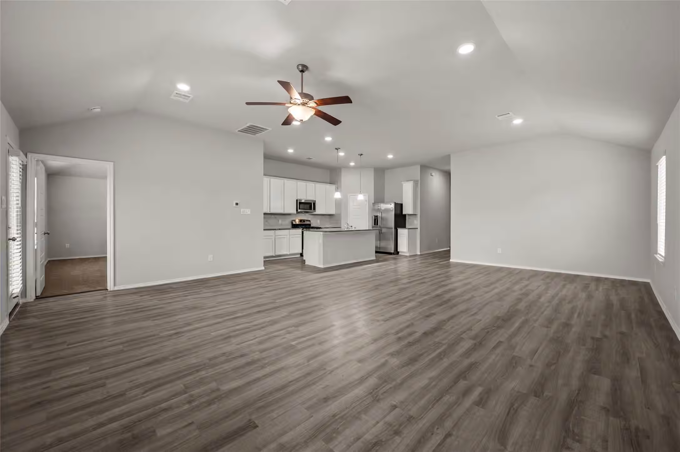 Photo 4 of 7602 Pampero Lane, Baytown, TX