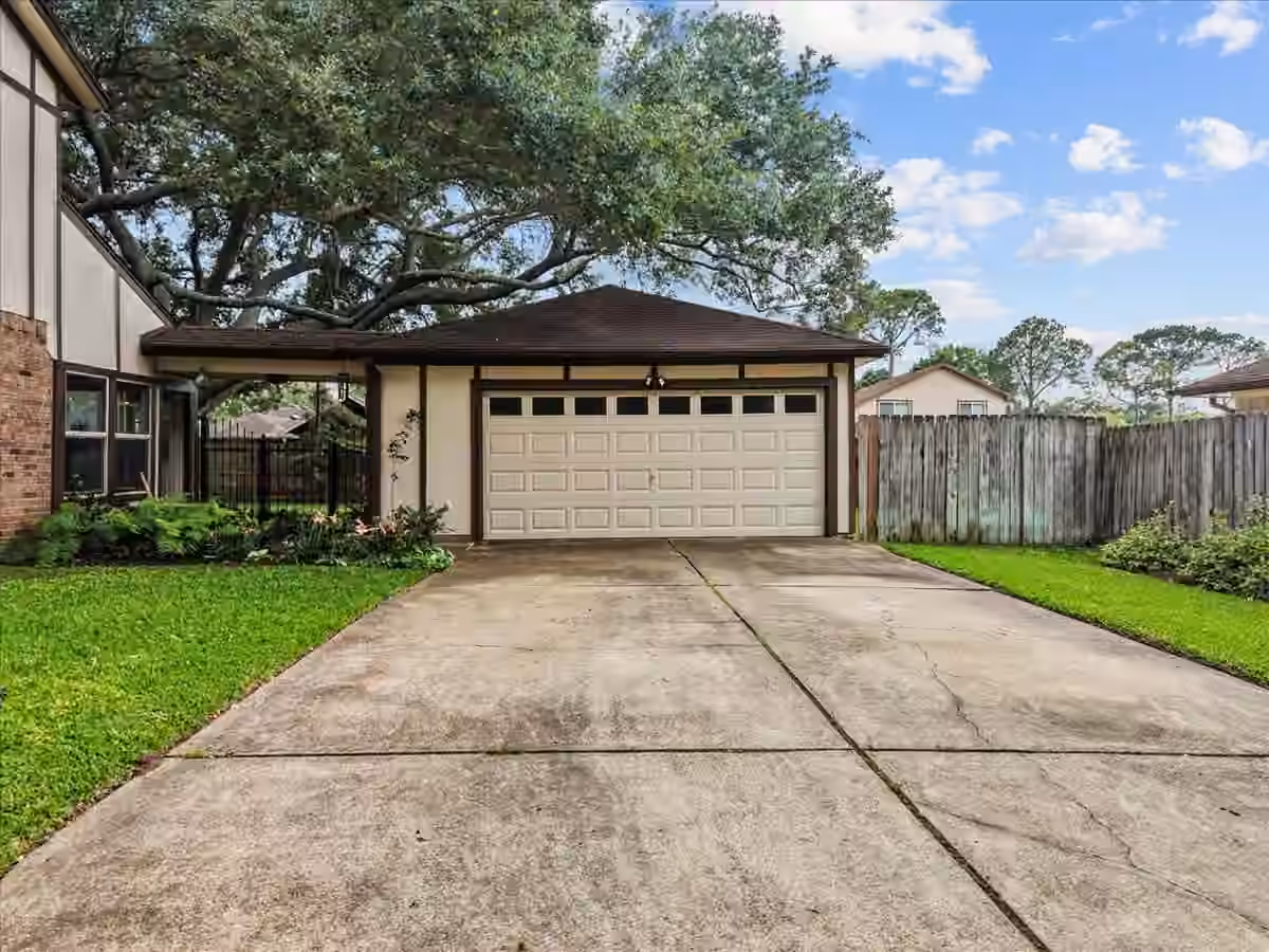 Photo 6 of 1810 Hunt Drive, Friendswood, TX