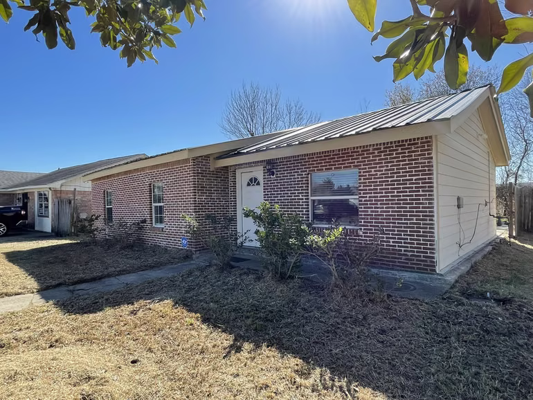 Photo 2 of 17202 Sunshine Street, Houston, TX