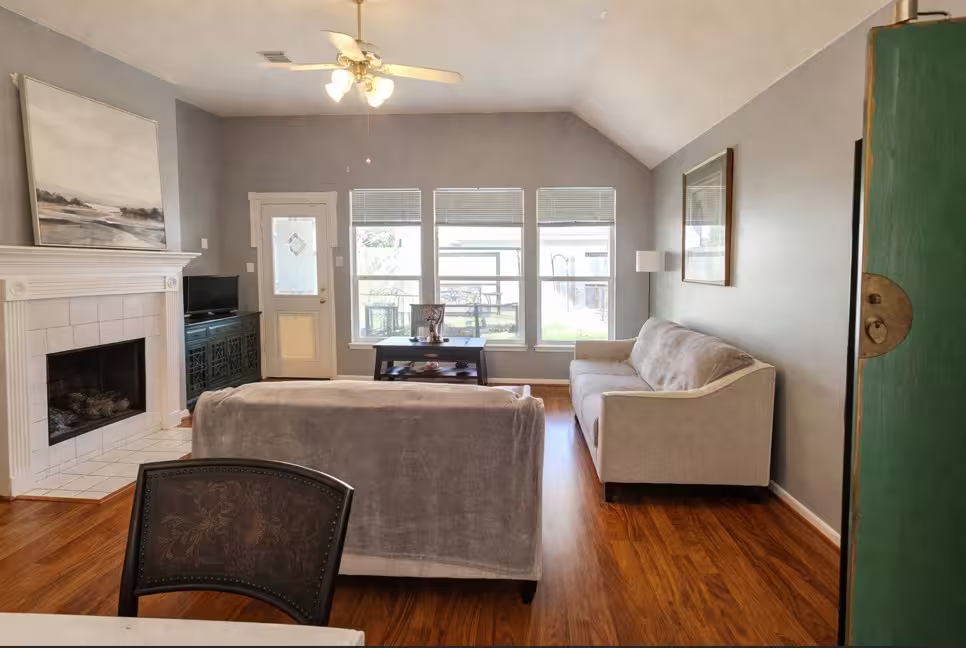 Photo 3 of 4123 Ridgepoint Drive, Pearland, TX