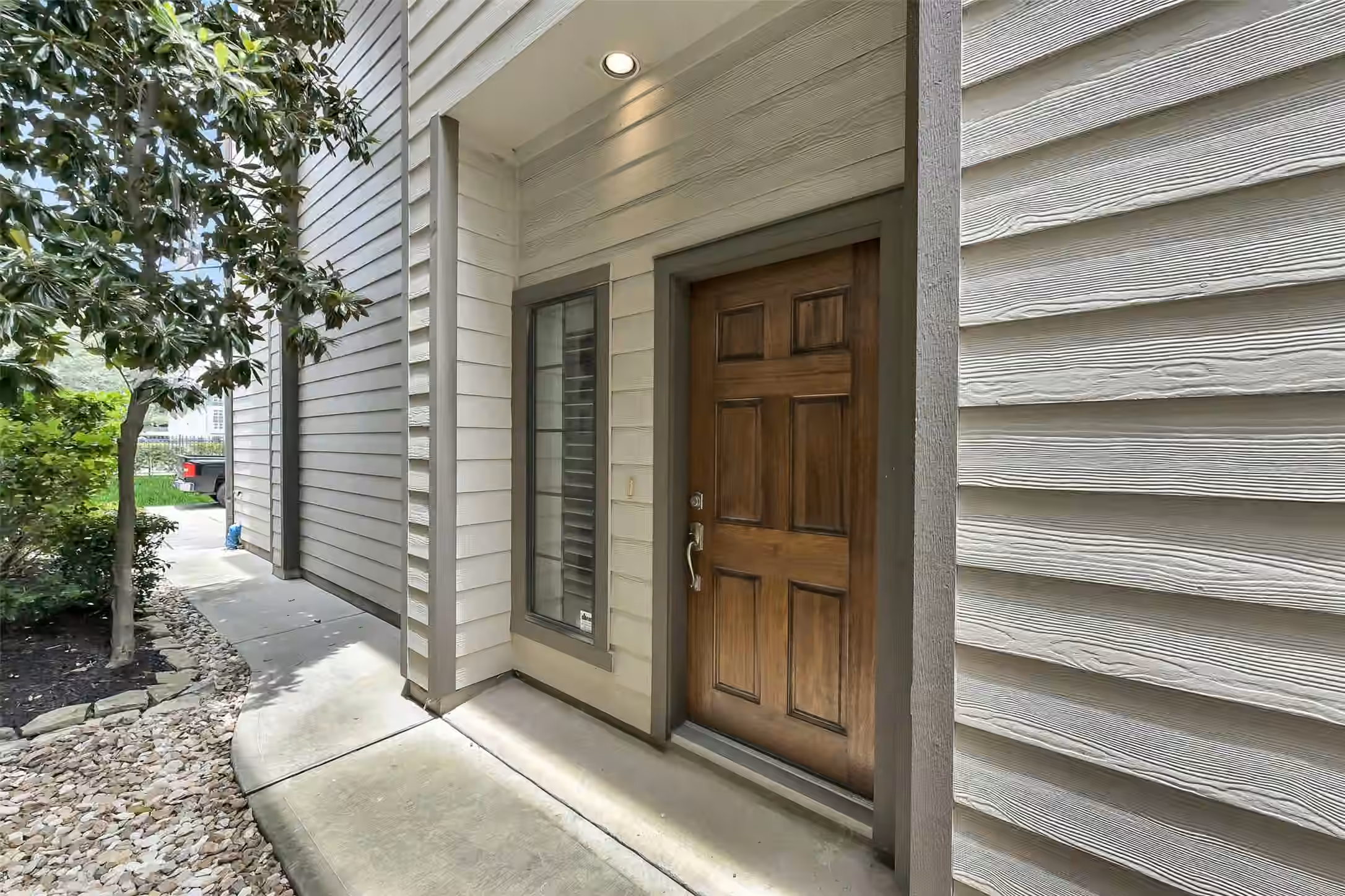 Photo 2 of 905 Garden Oaks Trace, Houston, TX